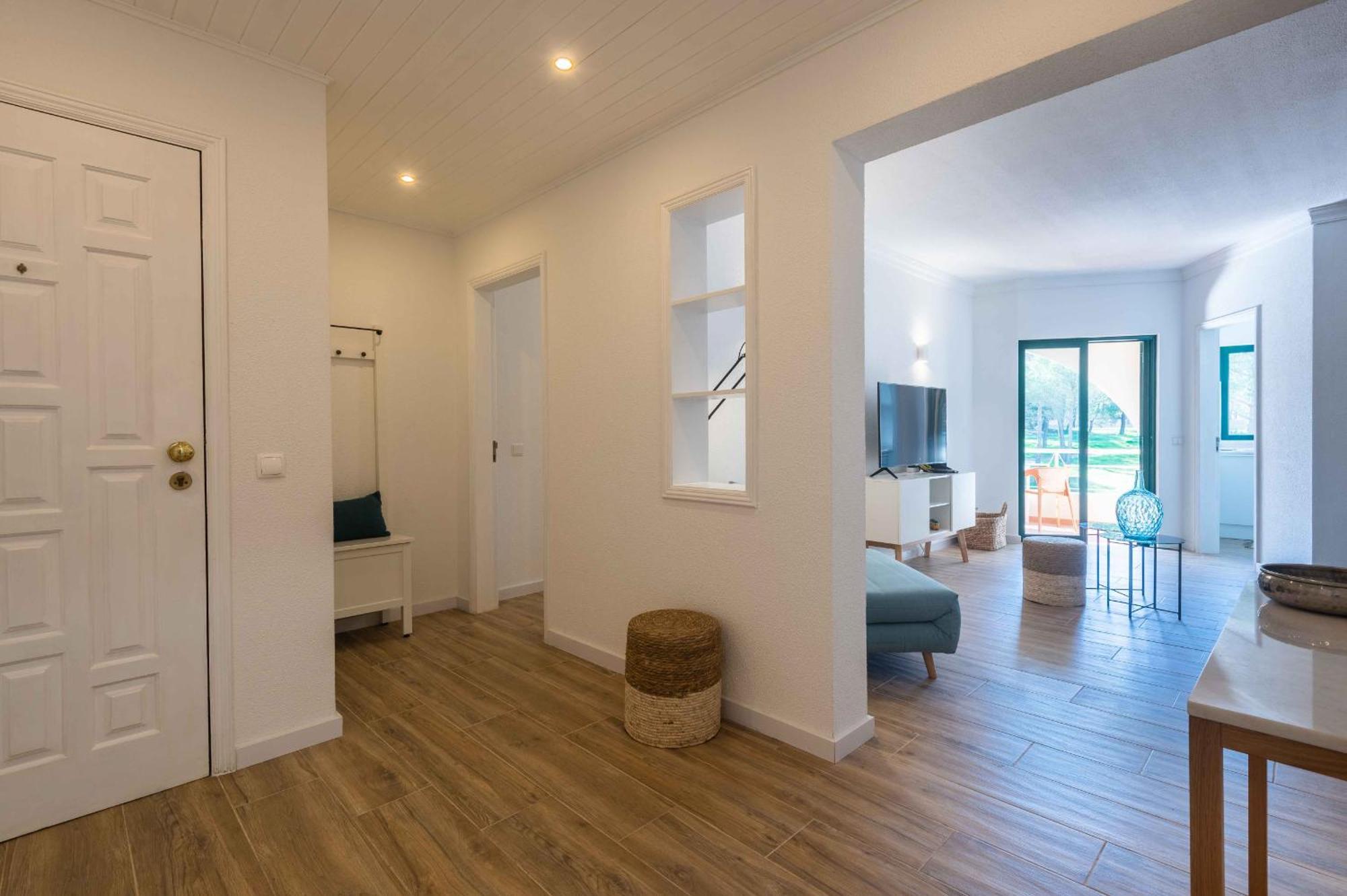 Salgados 1 Bedroom Apartment - 500M From The Beach Guia  Exterior photo