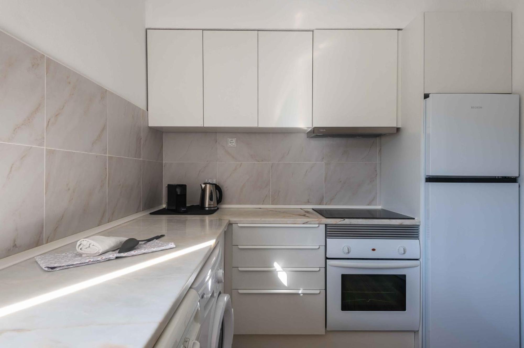 Salgados 1 Bedroom Apartment - 500M From The Beach Guia  Exterior photo