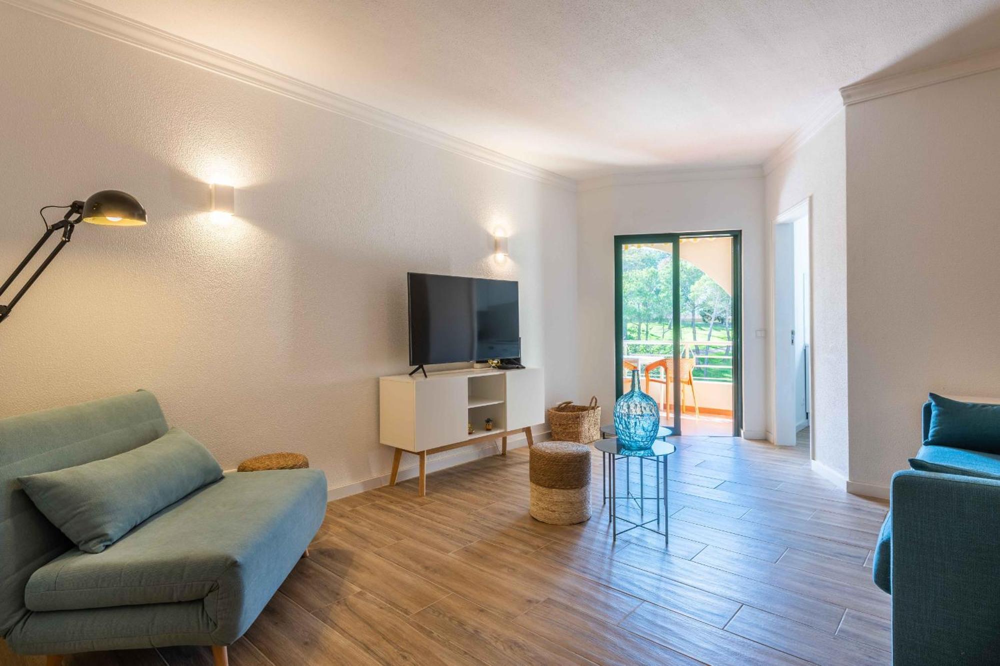 Salgados 1 Bedroom Apartment - 500M From The Beach Guia  Exterior photo