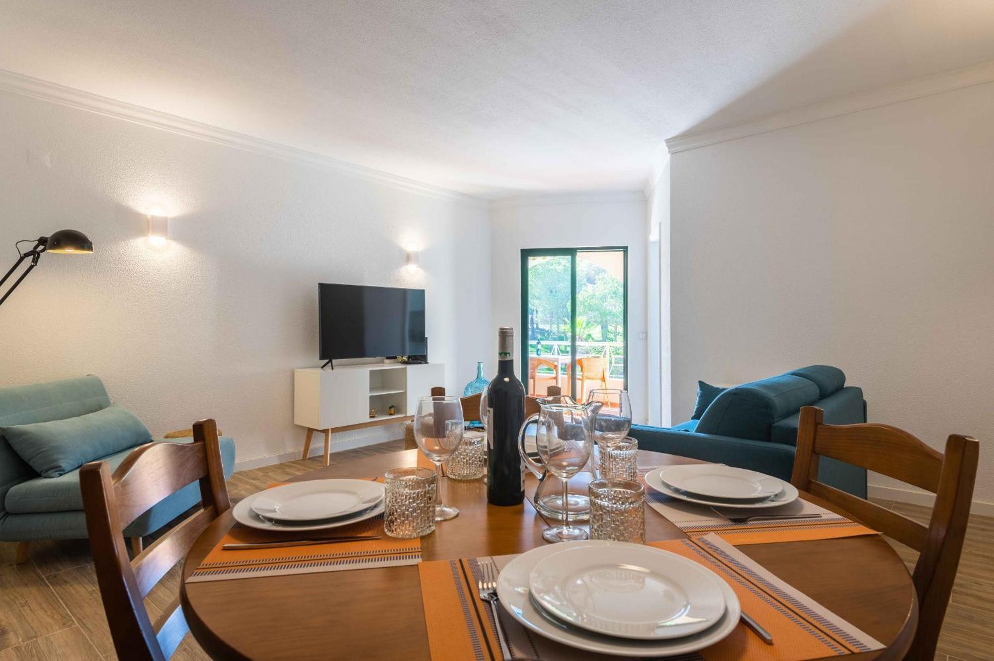 Salgados 1 Bedroom Apartment - 500M From The Beach Guia  Exterior photo