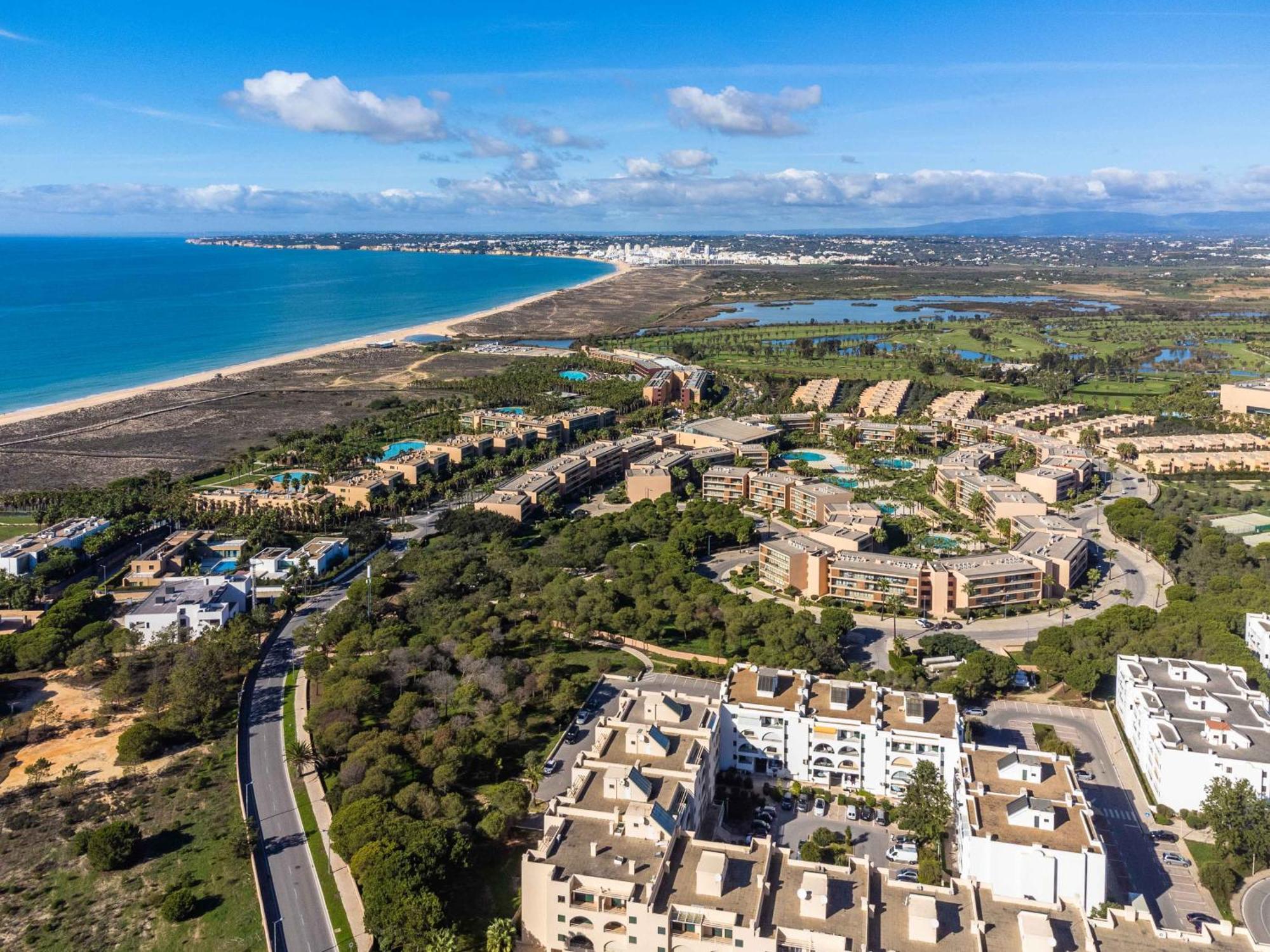 Salgados 1 Bedroom Apartment - 500M From The Beach Guia  Exterior photo