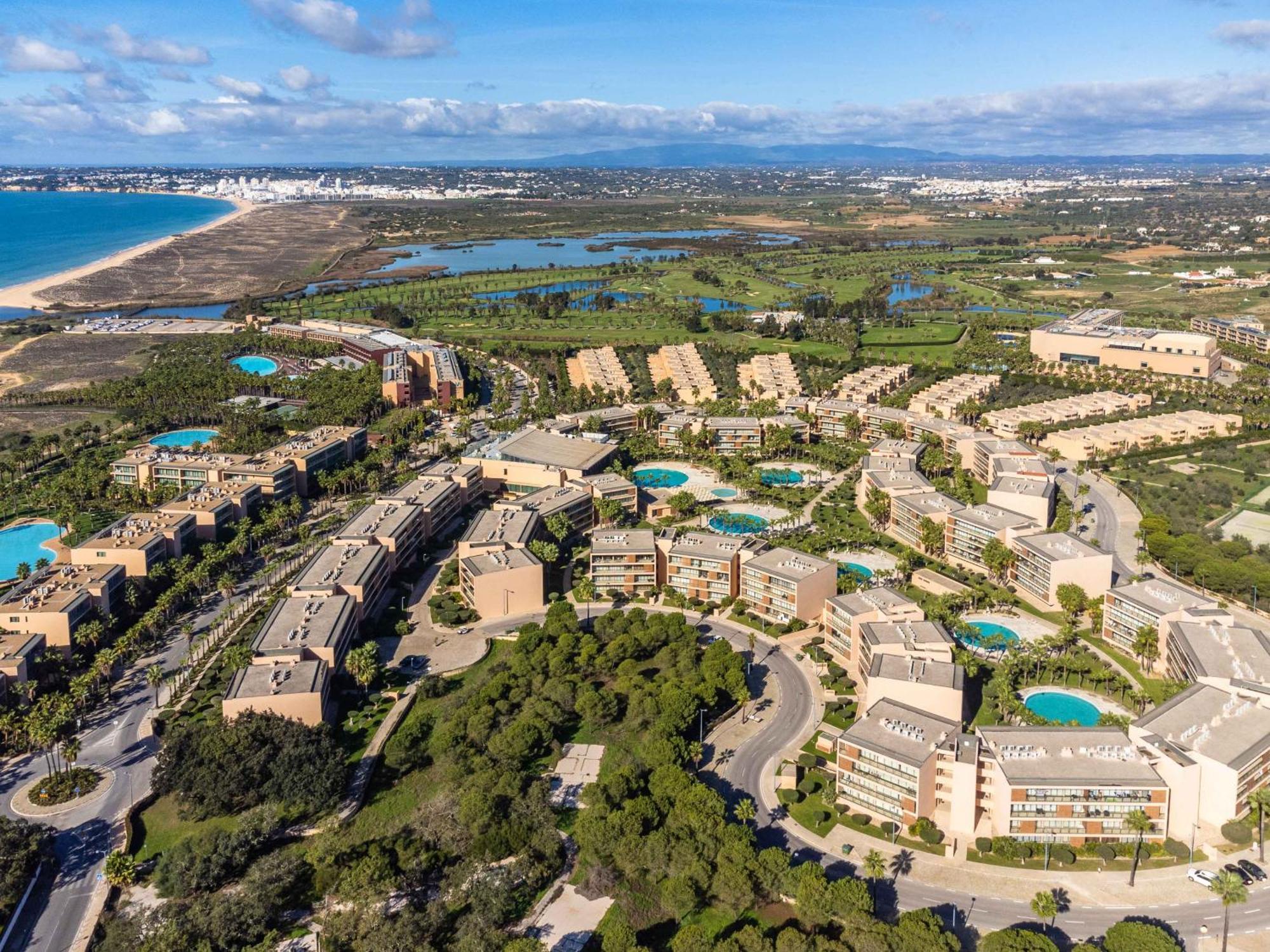 Salgados 1 Bedroom Apartment - 500M From The Beach Guia  Exterior photo