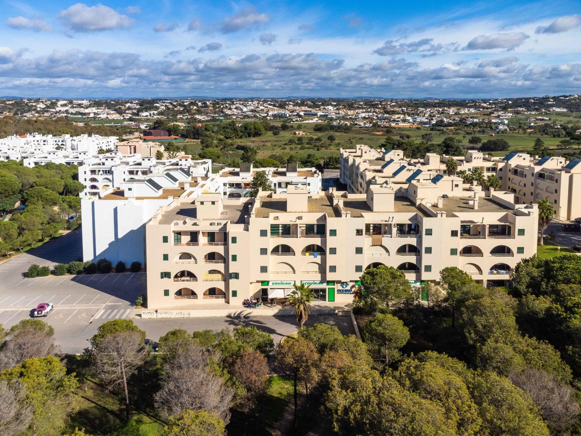 Salgados 1 Bedroom Apartment - 500M From The Beach Guia  Exterior photo